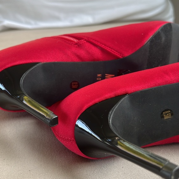 Red nylon stretch booties. - Picture 4 of 9